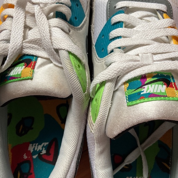 Nike Air Max 90 Peace Love Swoosh - Picture 15 of 16